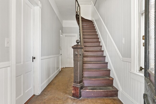 Photo - 1112 Barnard St