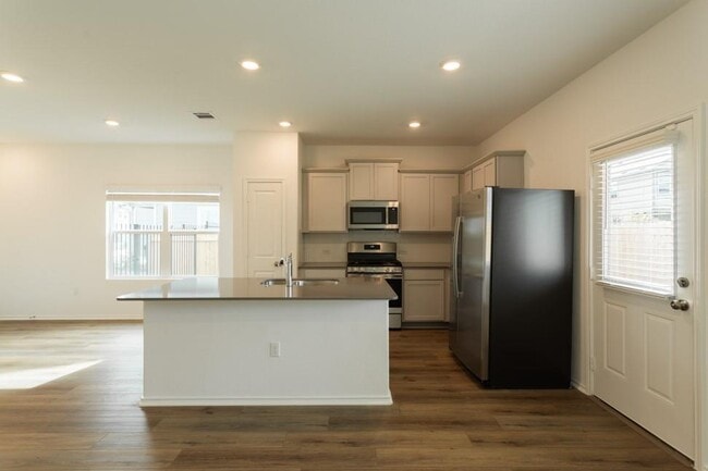 Photo - 7237 Spotted Leaf Wy