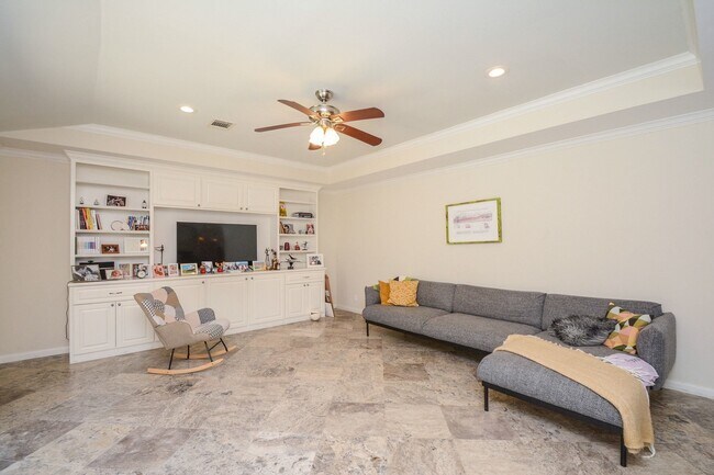 Photo - 9906 Cedardale Dr