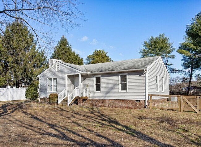 Photo - 6318 Sledds Lake Rd