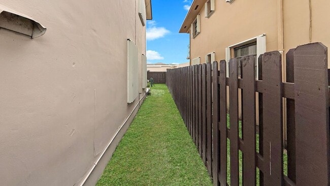 Photo - 8877 SW 36th St