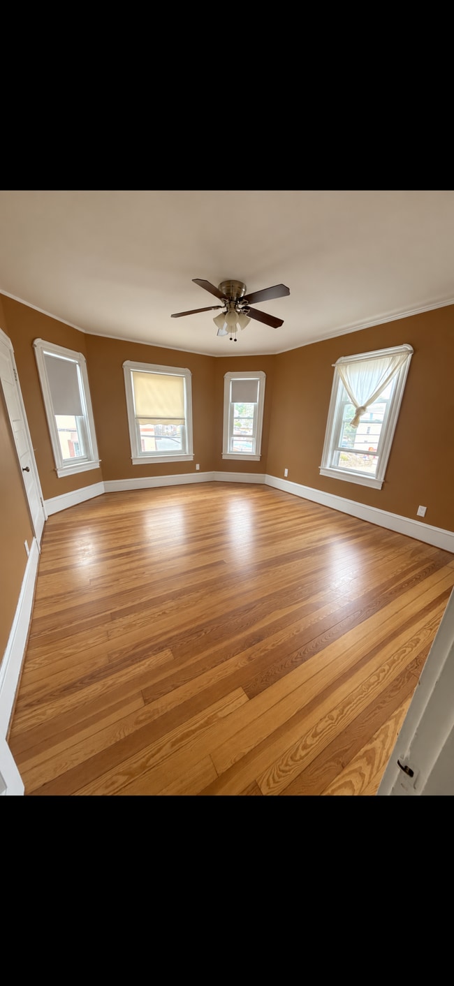 869 Bedford St Unidad #2