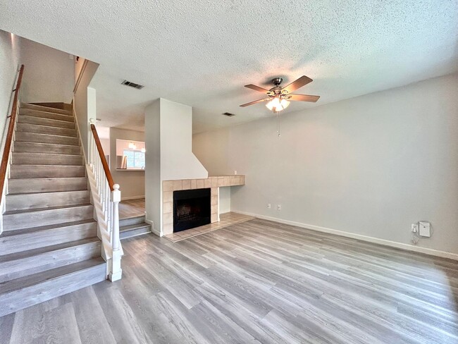 Photo - Lovely Rental with 2 Beds, 2.5 Baths & Spa...