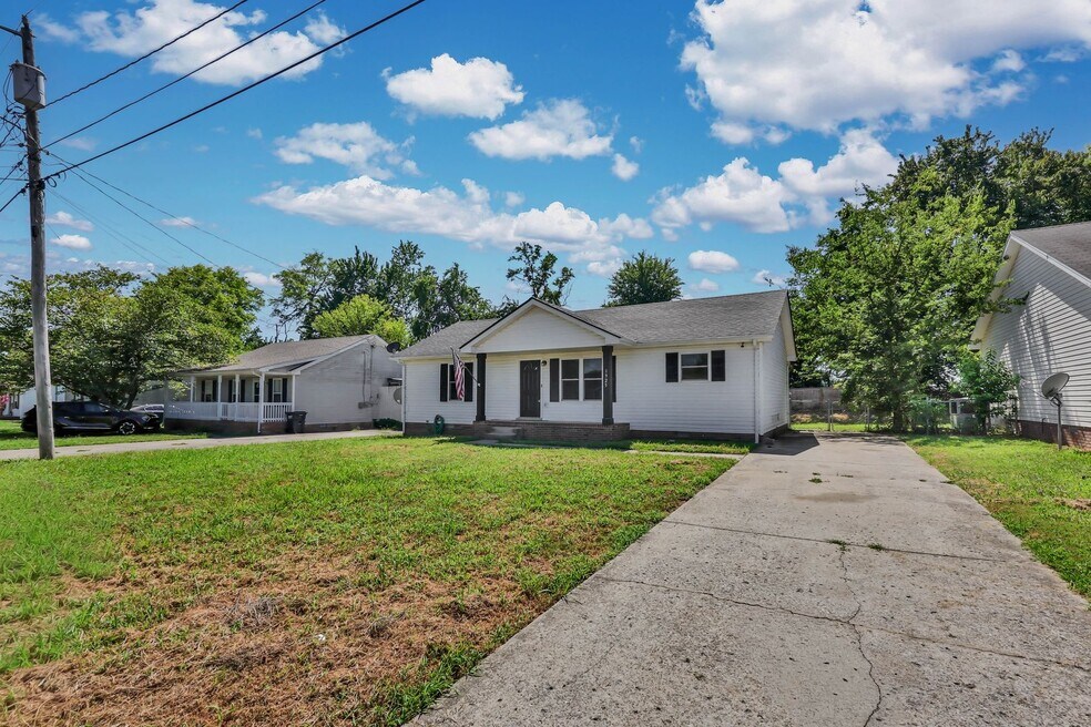 1925 Timberline Cir