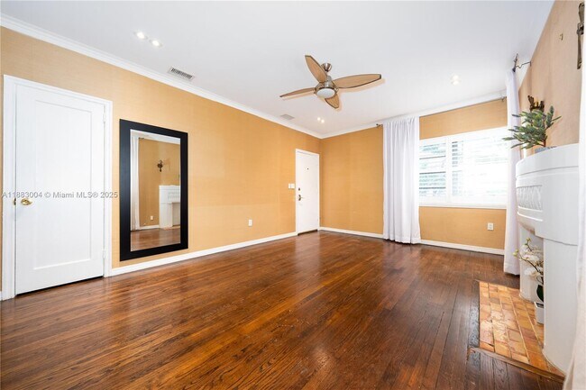 Photo - 1051 Michigan Ave Unit 3