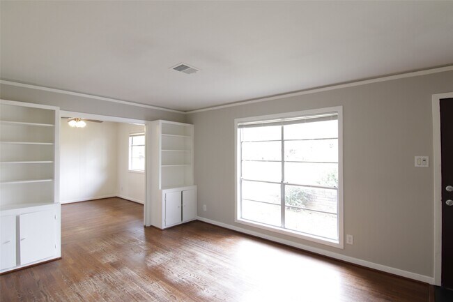 Photo - 6915 Edgemoor Dr