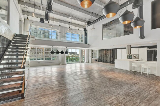 Photo - 1749 NE Miami Ct Unidad 608