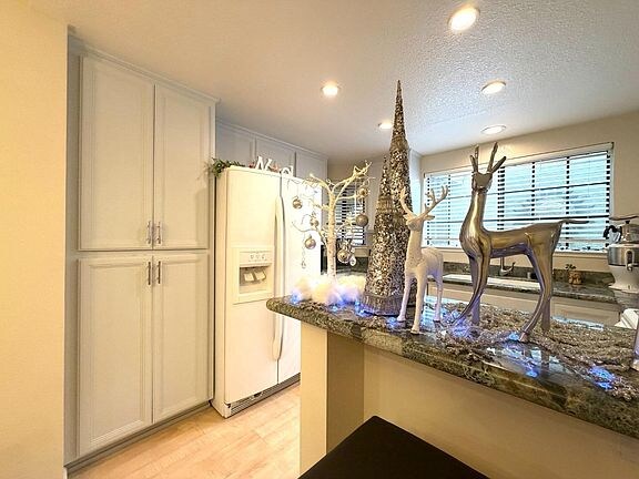 Building Photo - 3120 Heather Ridge Dr Unit 33