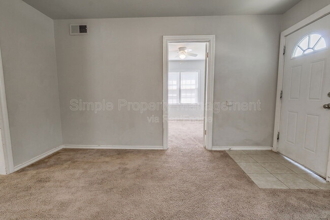 Photo - 7107 NW 39th St