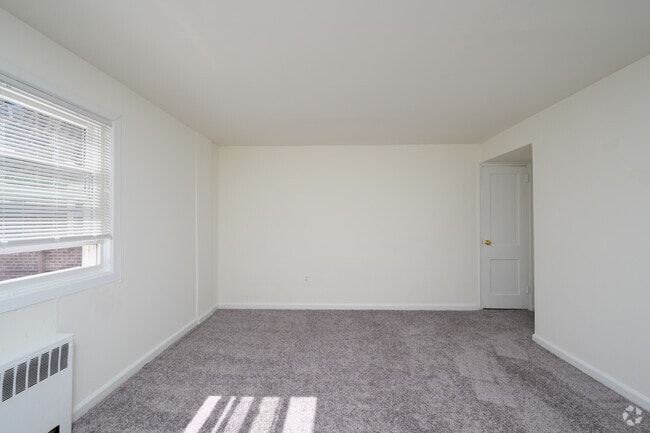 2BR, 1BA Deluxe - 830SF