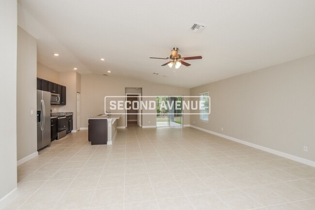 Photo - 550 Waterside Rd SE