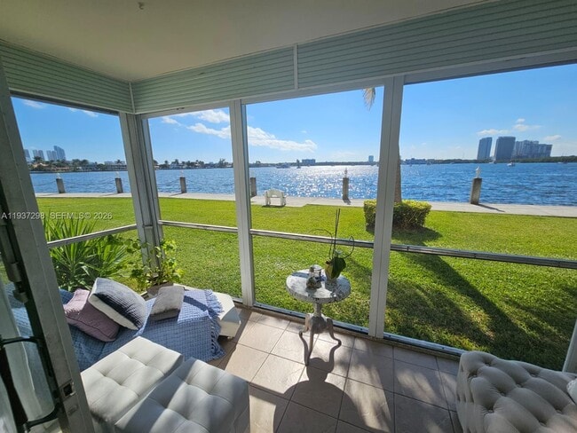 Building Photo - 3000 Marcos Dr Unit P102