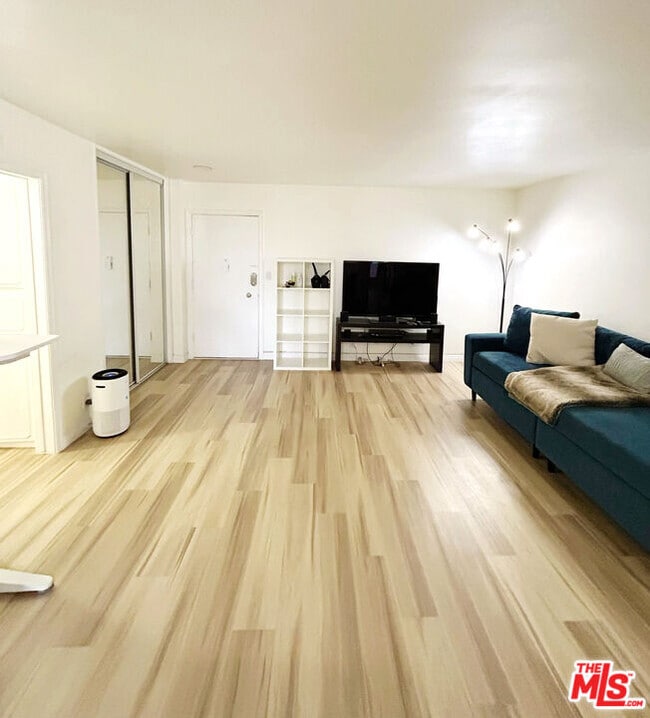 Building Photo - 4255 5th St Unit 209