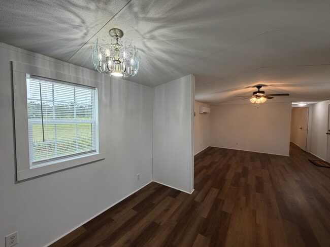 464 Batchelor Rd