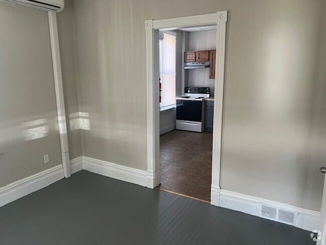 Building Photo - 307 Lincoln St Unit A Rental