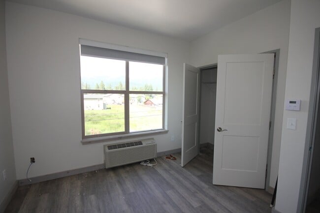 Photo - 718 Edgewood Pl Unit 102