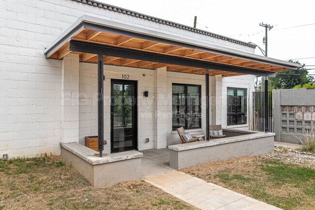 Photo - 3415 N Broadway Unidad 102