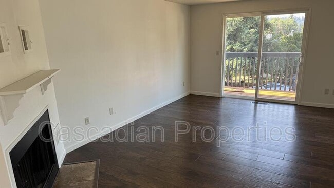 Photo - 1565 Fircrest Ct SE