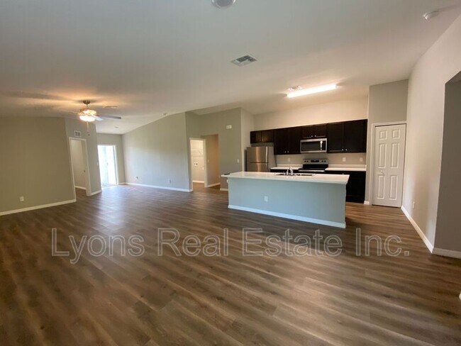 Photo - 2343 Briarwood St