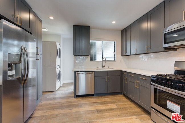 Building Photo - 2841 Redondo Blvd Unit 2841