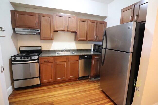 Building Photo - 181 Winthrop Rd Rental