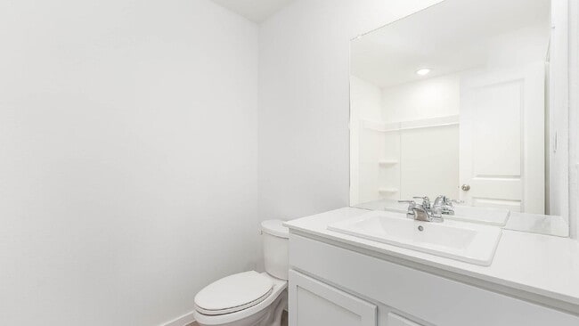Photo - 215 Zyra Ave