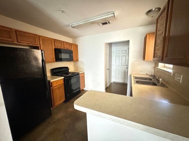 Photo - 4002 Cambridge Dr Unidad # C