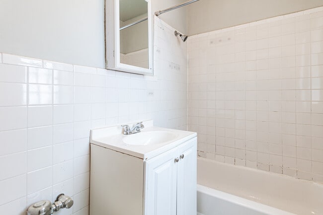 Photo - 433 W Roscoe St Unit 410