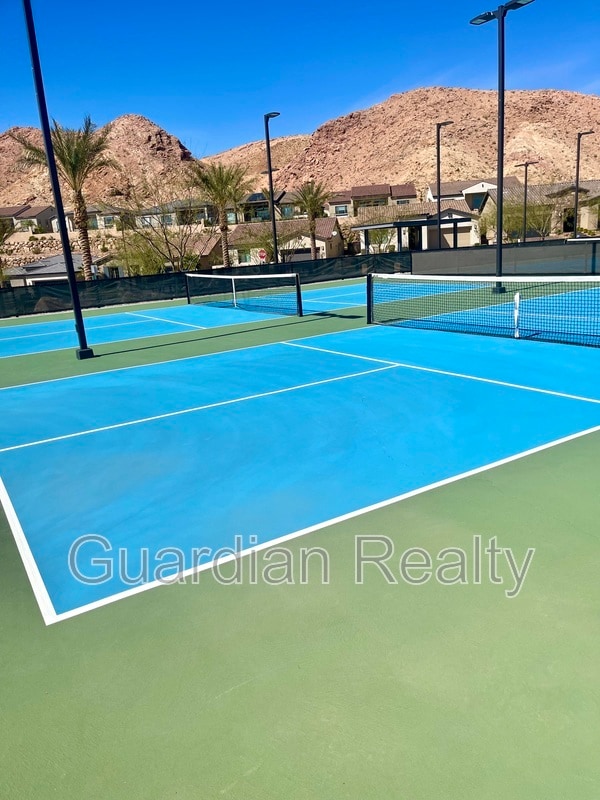 Photo - 223 Sun Glaze Ave