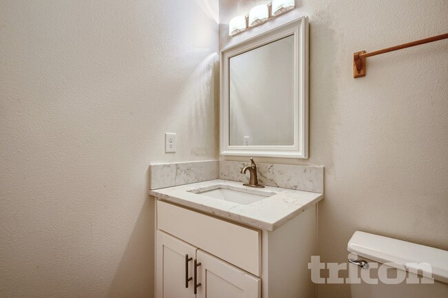 Photo - 13911 SE Alimaria Dr