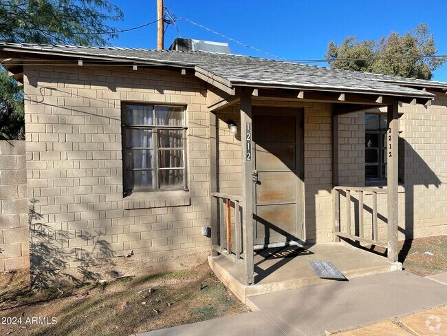 Building Photo - 1212 W Roosevelt St Rental