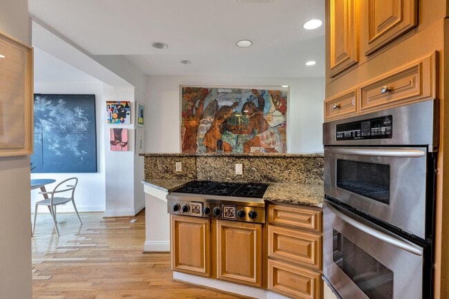 Photo - 4622 New Hampshire Ave NW