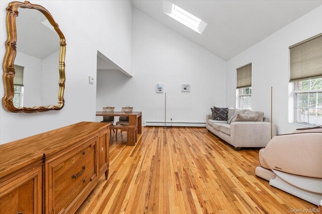 Photo - 8 Branding Iron Ln