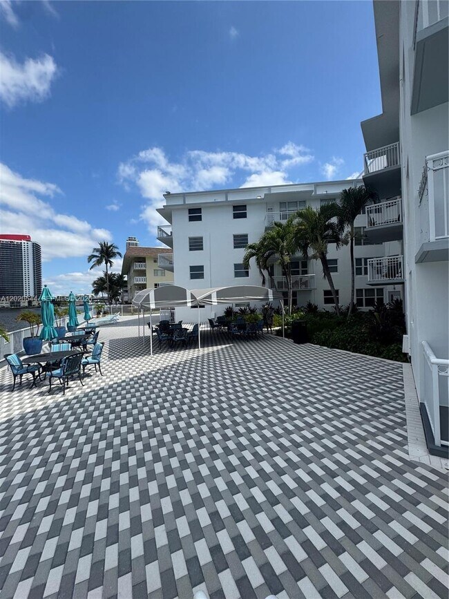 Photo - 1913 S Ocean Dr Unit 427