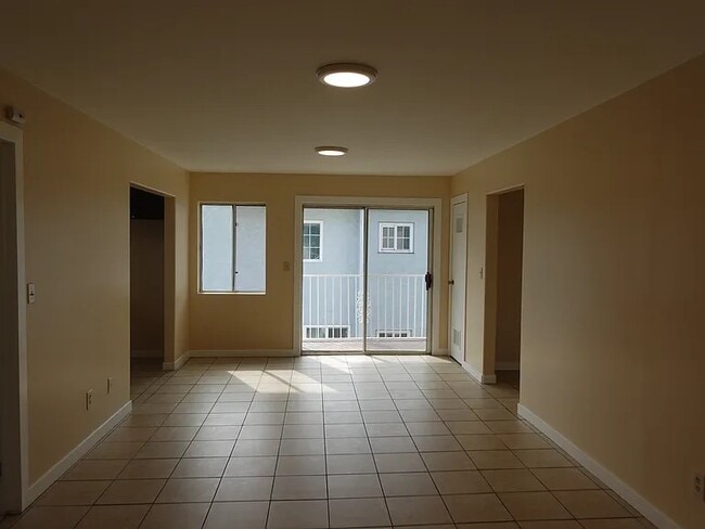 Photo - 2227 Clyde Ave Unidad Apt #4