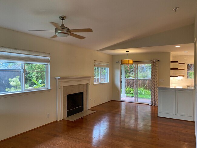 Photo - Waimea - Charming Luala'i Home