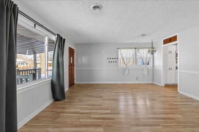 Photo - 4911 Barlow Dr