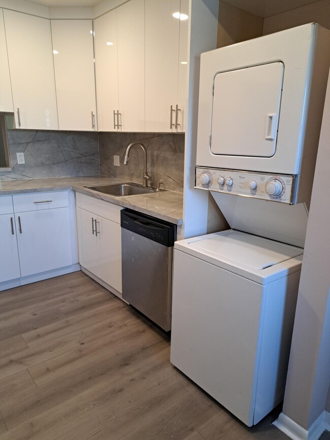 Photo - 2929 Zorno Way Unit 207