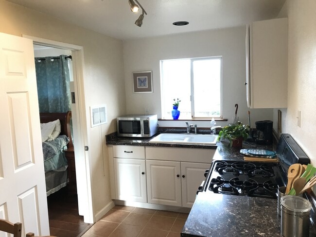 Photo - Awesome Furnished Cottage in Point Loma Heights