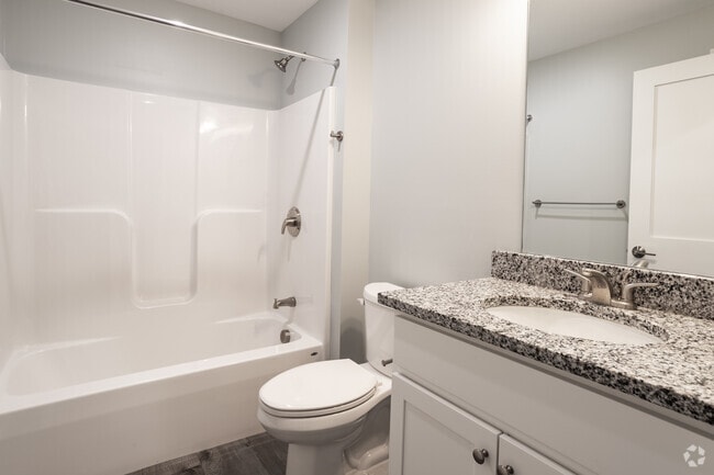 2BR, 1 Office, 2BA - 1200SF - Bathroom