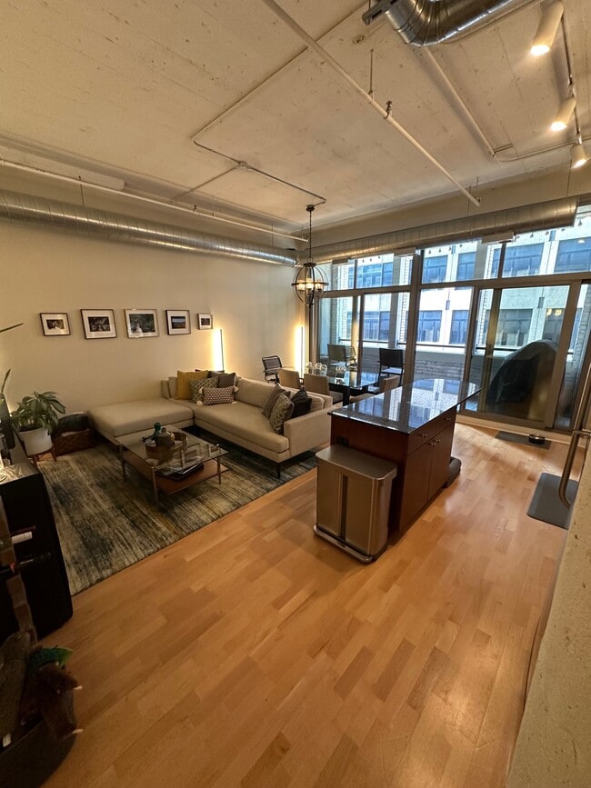 Photo - 565 W Quincy St Condo Unit 604