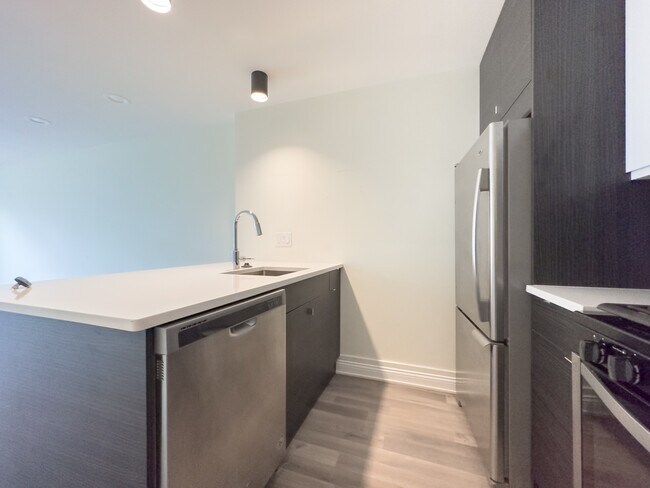 843 W Grace St Unit 201A