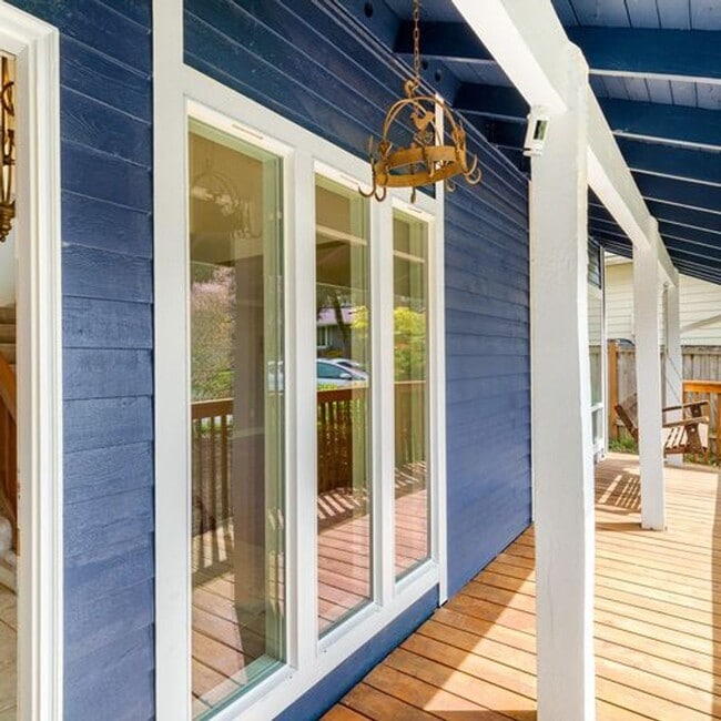 Photo - Secluded Lake Sammamish 3 bedroom plus bonus room!