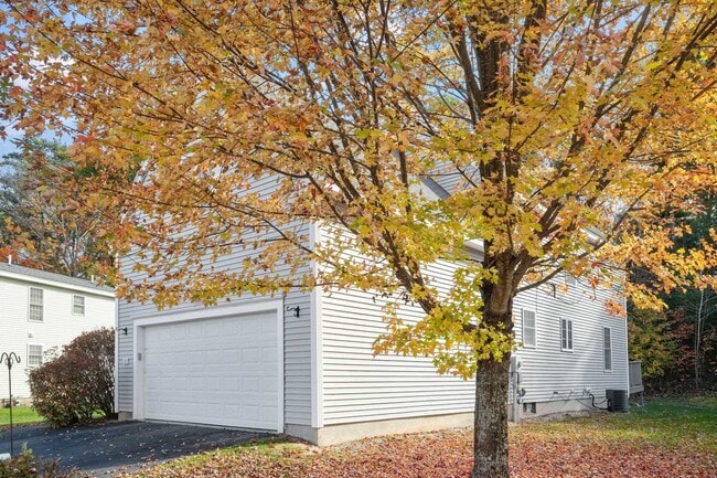 Photo - 131 Forest Hill Way