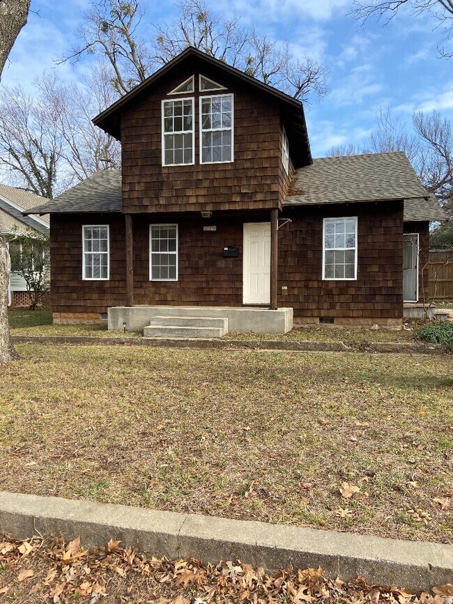 Photo - 639 S Pickard Ave