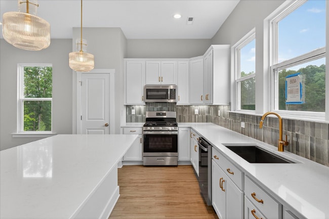 Photo - 408 Nathaniel Wy