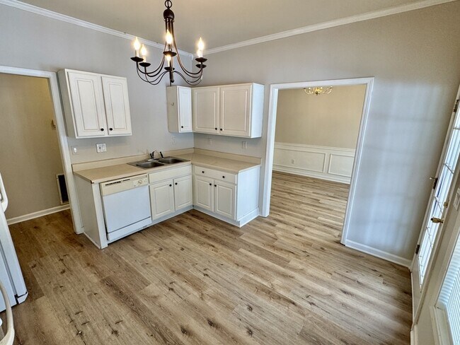 Photo - 5115 Yellow Pine Dr