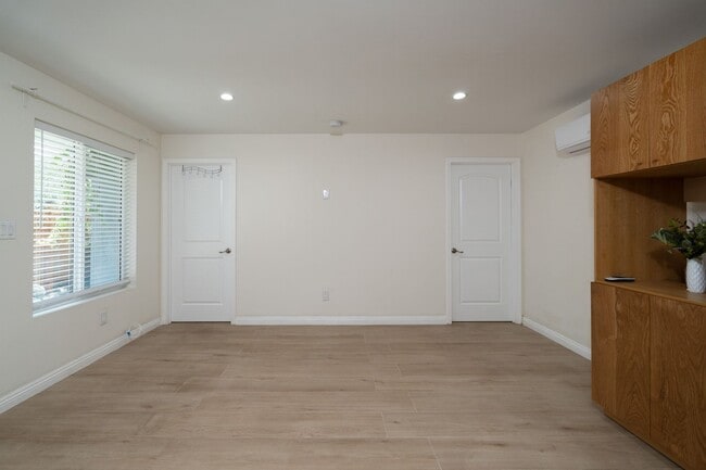 Photo - 449 Norumbega Dr