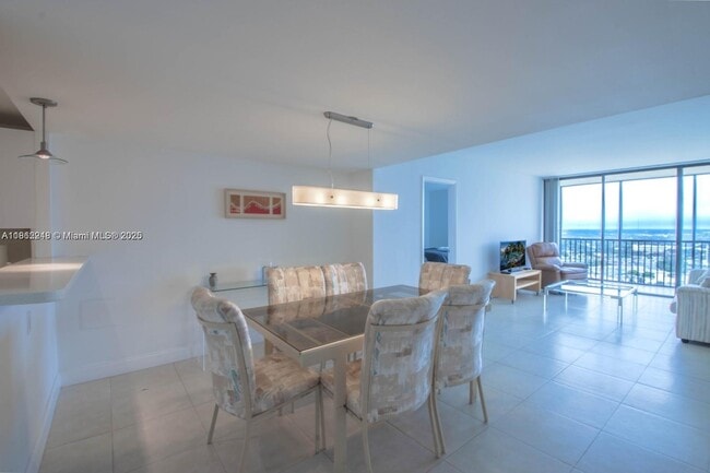 Photo - 20335 W Country Club Dr Unidad 2410