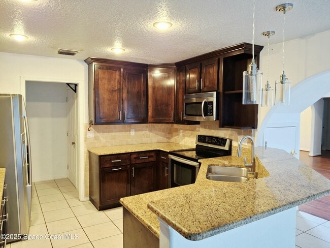 Photo - 6515 Beggs Terrace